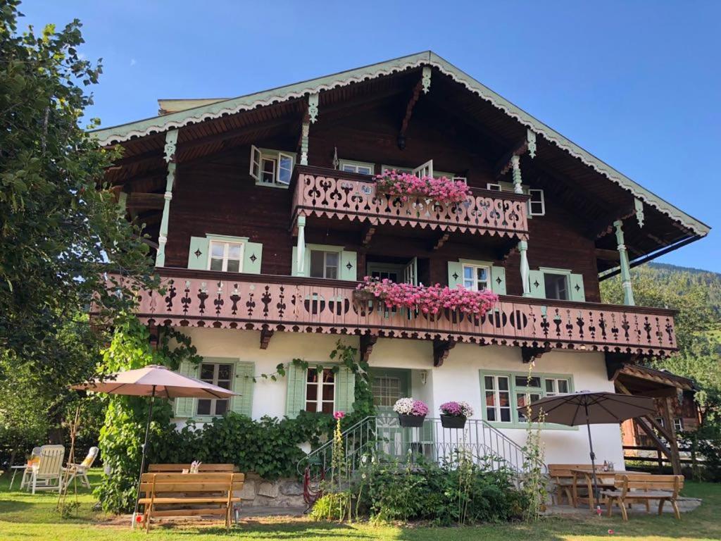 Villa Zeppelin - App Aquamarin Bramberg am Wildkogel Buitenkant foto
